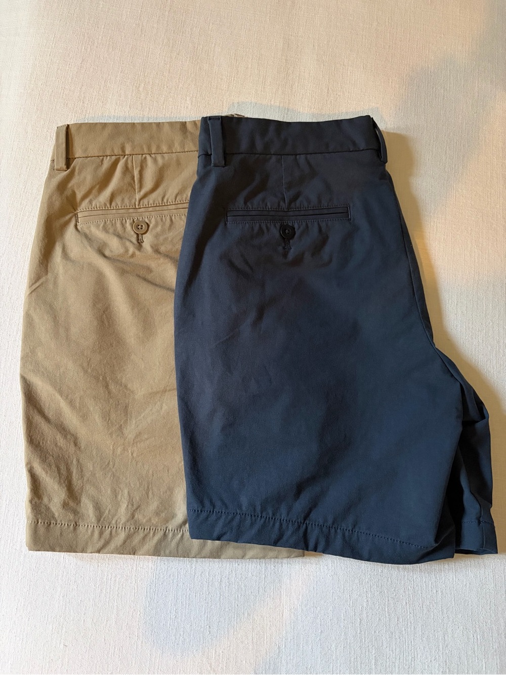Vineyard Vines Men’s Size 30 Lot of 2 Navy / Khacki On the Go Shorts